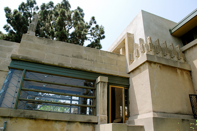 Hollyhock-House